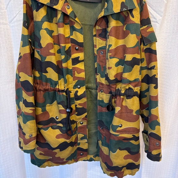 Burberry Ladies Boyfriend Fit Camouflage Print Jacket size US 6 - Picture 3 of 9